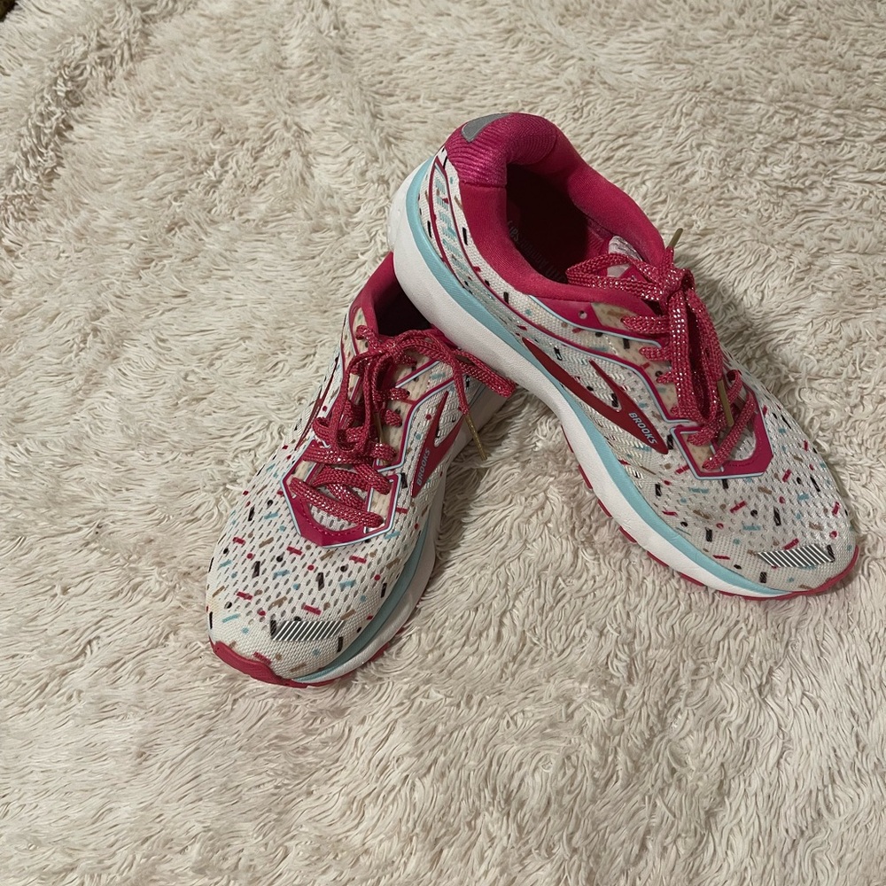 Stylish Women's Athletic Shoes in Pink and White